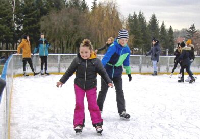Kluziště v Podbořanech startuje novou sezonu. Lidé si mohou poprvé zabruslit nyní v neděli Kluziště v Podbořanech startuje novou sezonu. Lidé si mohou poprvé zabruslit nyní v neděli