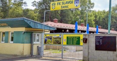 Oblíbená Chaloupka s terasou je letos zavřená. Po neděli začne její bourání a velká přestavba celé lokality Oblíbená Chaloupka s terasou je letos zavřená. Po neděli začne její bourání a velká přestavba celé lokality