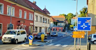 Silnice z Podbořan ve směru na Očihov, Plzeň či Prahu je zavřená. Uzavírka potrvá ještě zhruba měsíc Silnice z Podbořan ve směru na Očihov, Plzeň či Prahu je zavřená. Uzavírka potrvá ještě zhruba měsíc