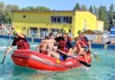 Prázdniny jsou tady. A s nimi skvělé zážitky: třeba jízda s hasiči ve člunu nebo noc v indiánských stanech