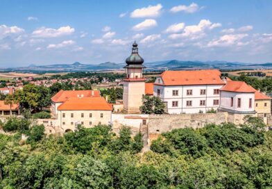 Nový Hrad v létě: skřítkové, trpaslíci, filmy pod širým nebem i skvělé kusy světové divadelní klasiky Nový Hrad v létě: skřítkové, trpaslíci, filmy pod širým nebem i skvělé kusy světové divadelní klasiky