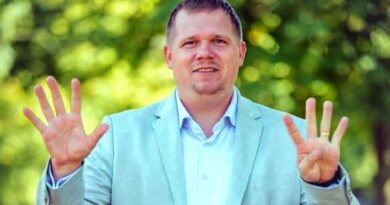 Pavel Janda by se po čtyřech letech měl znovu vrátit do funkce starosty Loun