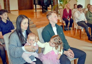Úsměvy, květiny, fotky a plno miminek. V Žatci proběhlo tradiční vítání občánků Úsměvy, květiny, fotky a plno miminek. V Žatci proběhlo tradiční vítání občánků